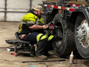 Read more about the article Why Regular Truck Maintenance Is Non-Negotiable for Your Fleet